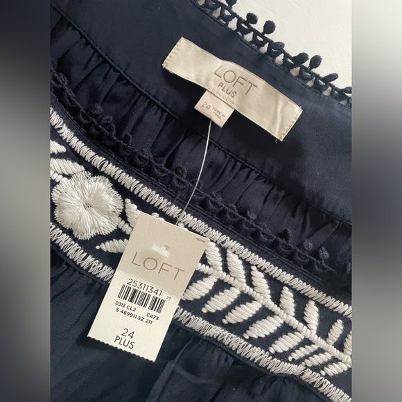 NWT Loft Plus Women’s Tank Top Navy Blue with White Embroidery size 24 - Picture 4 of 5